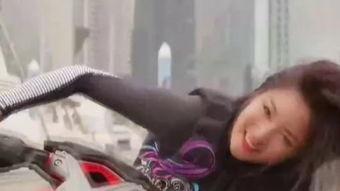 国产泳衣美女视频,国产泳衣美女风采瞬间