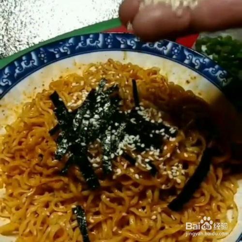 国产火鸡面制作视频,轻松解锁美味新境界！