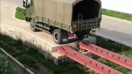 国产大水箱卡车视频下载