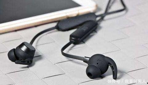 国产蓝牙耳机现场视频,音质卓越，设计新颖，引领潮流